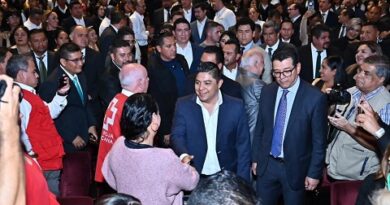 Ricardo Gallardo ofrece más apoyos Educativos Jóvenes Potosinos