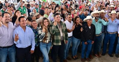 Ricardo Gallardo entrega Moderno Camino a Tambaca , en Tamasopo