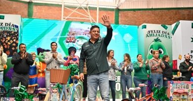 Ricardo Gallardo lleva alegría y apoyo a Niñez de la Capital Potosina
