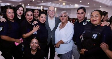 Alcalde Galindo homenajea y festeja a madres trabajadoras del Ayuntamiento de SLP