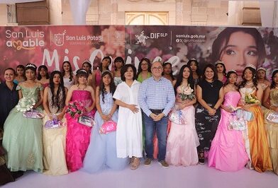 Ayuntamiento y DIF Municipal celebran los XV Años a adolescentes potosinas