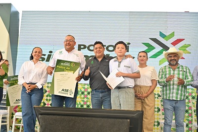 Familias de Lagunillas resaltan trabajo de Ricardo Gallardo