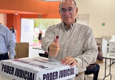 Jornada histórica y en paz, destaca Enrique Galindo tras emitir su voto