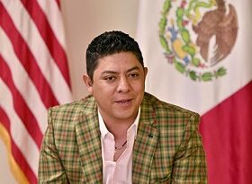 Ricardo Gallardo anuncia apoyo a las y los Potosinos en   EUA