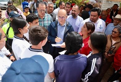 Alcalde Enrique Galindo anuncia pavimentaciones y rehabilitaciones de vialidades en La Pila