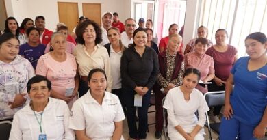 Presidenta del DIF Municipal, Estela Arriaga se compromete a enviar médico y enfermería a Terrero Sur