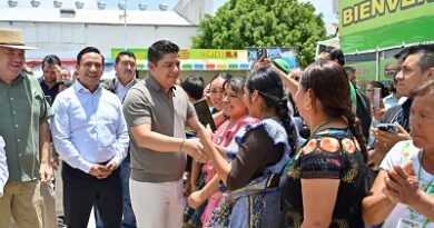 En Gira de trabajo, Ricardo Gallardo fortalece a familias potosinas