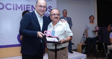 Gobierno de la Capital, comprometido con la justicia laboral, entrega reconocimientos a trabajadores