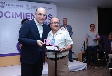 Gobierno de la Capital, comprometido con la justicia laboral, entrega reconocimientos a trabajadores