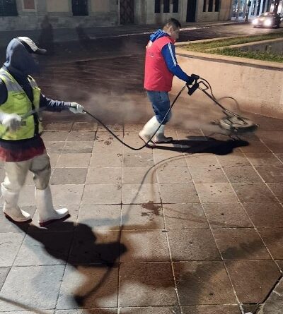 Mantiene ayuntamiento labores nocturnas de limpieza y mantenimiento urbano