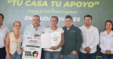 Ricardo Gallardo entrega 3 mil lotes gratuitos a familias en Ciudad Valles