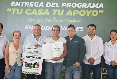 Ricardo Gallardo entrega 3 mil lotes gratuitos a familias en Ciudad Valles