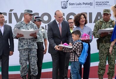 Calidad académica y valores cívicos, base del Sistema Educativo Municipal: Enrique Galindo