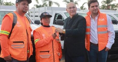 Fortalece Alcalde Galindo áreas operativas, entrega vehículos y uniformes