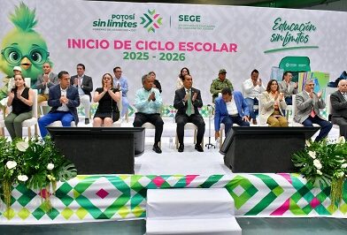 Regresan a clases mas de 530 mil estudiantes en San luis Potosí