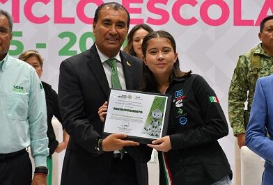 Estado reconoce a estudiantes por Campeonato de Robótica Internacional