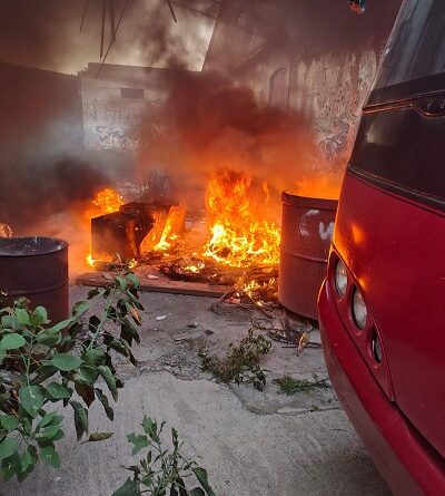 Protección Civil Municipal atiende incendio en bodega de la capital potosina