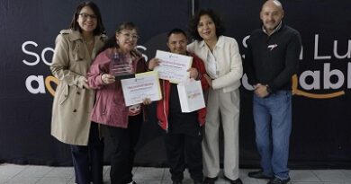 DIF Municipal impulsa a emprendedores del Mercadito Inclusivo con entrega de herramientas de cobro digital
