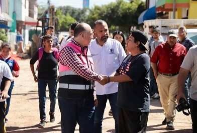 Mas movilidad y calidad de vida para la colonia Santa Fe: Alcalde Galindo supervisa regeneración vial y sustitución de  drenaje