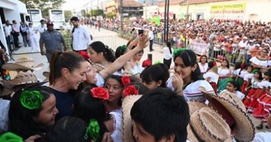 Rodeada de cientos de Mexicanas y Mexicanos, Presidenta Claudia Sheinbaum inaugura estaciones de la Linea K del Tren Interoceánico