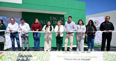 Ricardo Gallardo entrega calles de concreto y una secundaria en Soledad