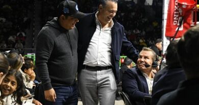 Velada de Campeones enciende La Arena Potosí