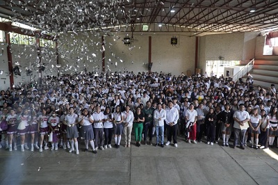 Jóvenes de la Huasteca reciben beneficios de la tarjeta joven