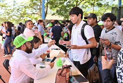 Ricardo Gallardo garantiza transporte gratuito para estudiantes Vallenses