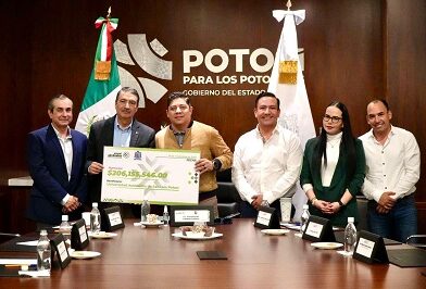 Ricardo Gallardo cumple a la UASLP y entrega más de 206 millones