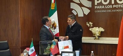 Ricardo Gallardo promueve a San Luis Potosí ante el Embajador de Portugal