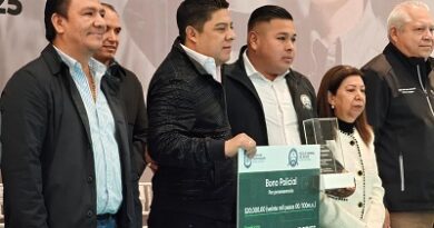 Ricardo Gallardo anuncia aumento salarial a Policías en 2026