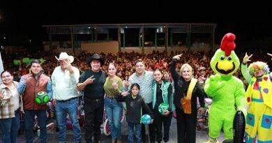 Ricardo Gallardo celebra con familias de la región media las Posadas Navideñas