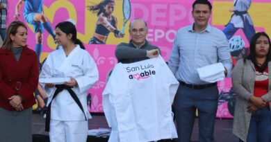 Impulso decidido al deporte: Alcalde Galindo entrega uniformes a 500 artemarcialistas de San Luis Capital