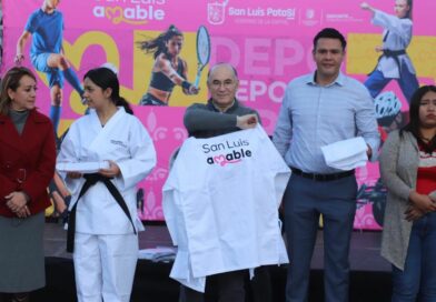 Impulso decidido al deporte: Alcalde Galindo entrega uniformes a 500 artemarcialistas de San Luis Capital