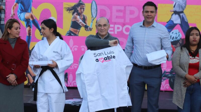 Impulso decidido al deporte: Alcalde Galindo entrega uniformes a 500 artemarcialistas de San Luis Capital