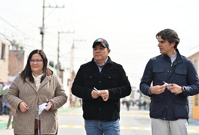 Entrega Ricardo Gallardo renovada calle 70 en Villa de Pozos