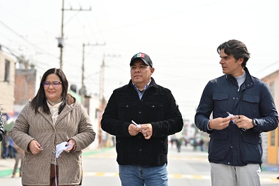 Entrega Ricardo Gallardo renovada calle 70 en Villa de Pozos