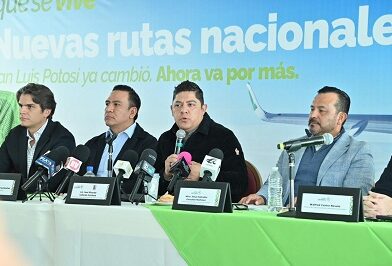 Ricardo Gallardo logra nuevas rutas aéreas a CDMX a Monterrey