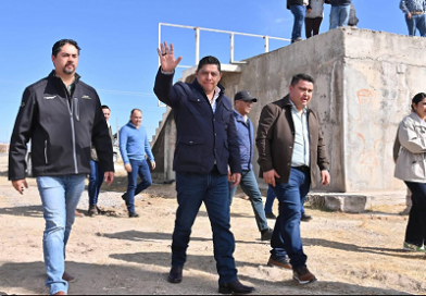 Ricardo Gallardo fortalece apoyos sociales con infraestructura