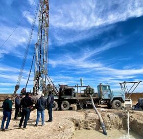 Perforación de nuevo pozo fortalecerá abastecimiento de agua en el Altiplano.