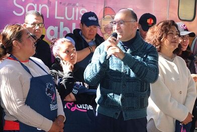 Alcalde Enrique Galindo lleva soluciones inmediatas a Villa Fontana en agua, alumbrado y espacios públicos