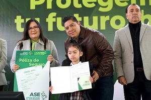Ricardo Gallardo lleva Programa de “Apoyo Seguro al Estudiante” a Villa de Pozos