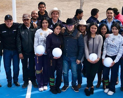 Entrega Enrique Galindo cancha deportiva en Bocas y refuerza acciones de bienestar social