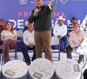 Enrique Galindo entrega en Peñasco importantes apoyos a productores de chile y alfalfa