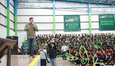 Ricardo Gallardo garantiza protección a estudiantes contra accidentes