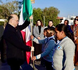 En el Día de la Bandera, Enrique Galindo rinde homenaje a oficiales caídos