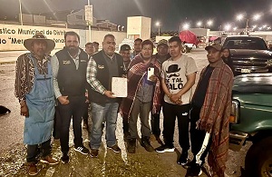 Comercio Municipal atiende solicitud de vendedores de temporada en el Mercado Bicentenario