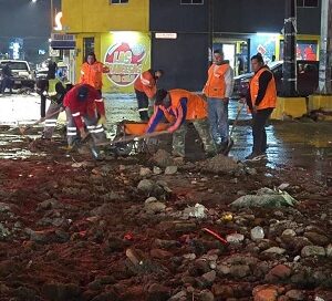 Protección Civil Municipal refuerza acciones de limpieza y mitigación de riesgos en la avenida Urbano Villalón tras lluvias