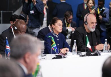 Presidenta Claudia Sheinbaum  propone en 1V Cumbre en Defensa de la Democracia en Barcelona España, destinar 10%  del gasto mundial en armamento a Programas Globales