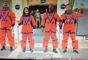 De regreso a la tierra; todo un gran éxito el sobre vuelo a la luna, diez días de viaje  